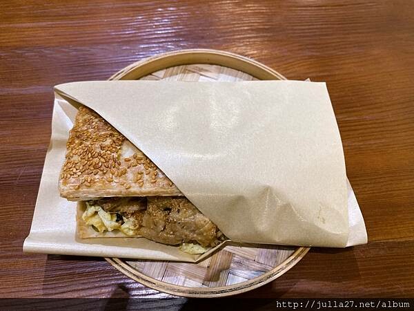 20220604_023031525_iOS-1