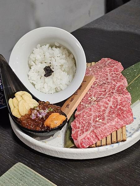 (胖樺食記)板橋府中站推薦單點燒肉「發肉燒肉餐酒」/可唱卡拉