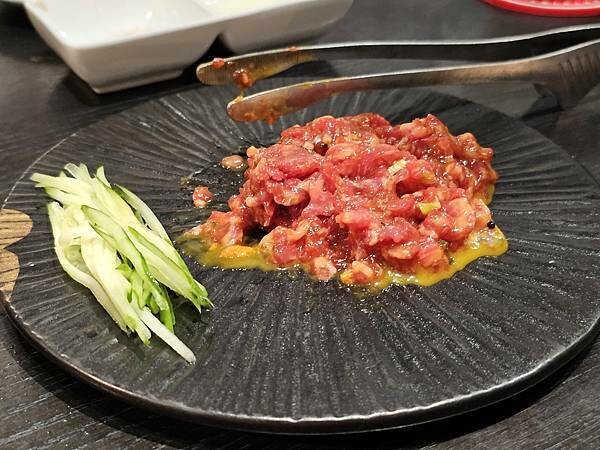 (胖樺食記)板橋府中站推薦單點燒肉「發肉燒肉餐酒」/可唱卡拉