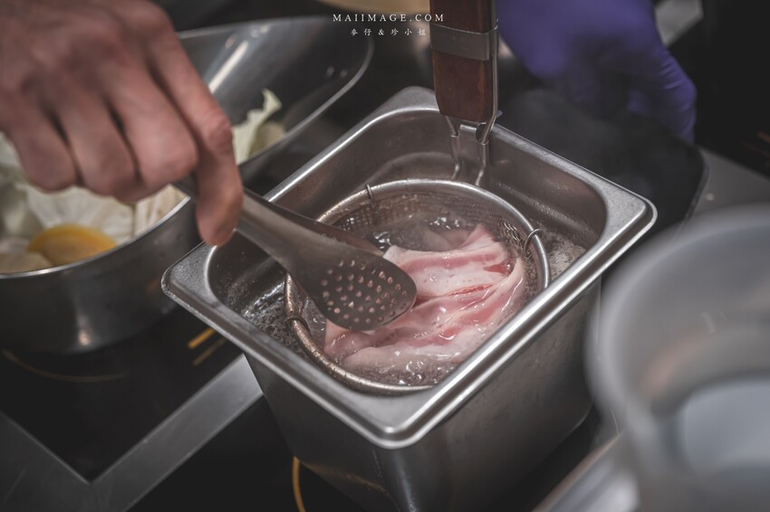 【新莊美食】Mini霸涮霸獨門鍋物，百元鍋物竟然吃得到越光米？即享迷你鍋物外帶一樣美味～新莊外帶鍋物推薦