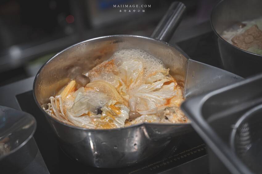 【新莊美食】Mini霸涮霸獨門鍋物，百元鍋物竟然吃得到越光米？即享迷你鍋物外帶一樣美味～新莊外帶鍋物推薦