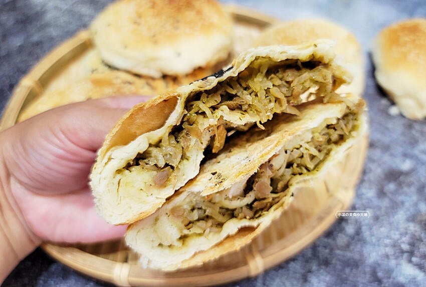 小牛甕烤餅║傳承三代！每日手作古法木炭烘烤，甜、鹹口味都有，通通只要銅板價！！