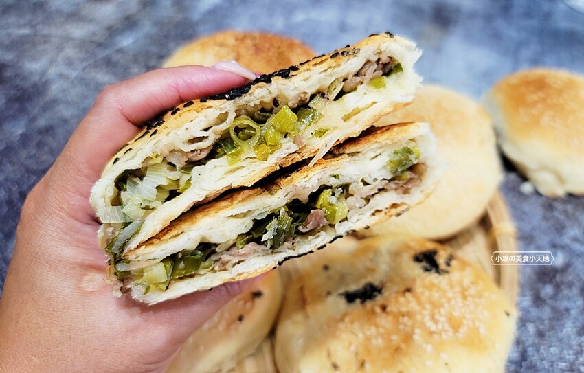 小牛甕烤餅║傳承三代！每日手作古法木炭烘烤，甜、鹹口味都有，通通只要銅板價！！