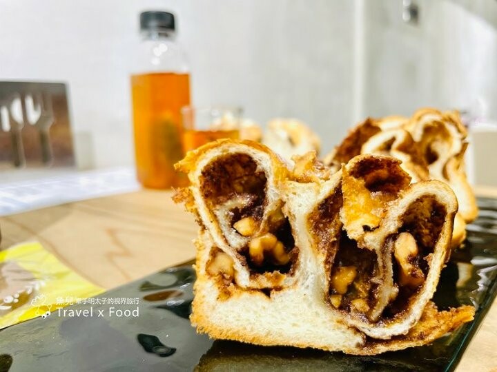 附設內用座位的麵包店，每週僅營業三天！不小心就錯過，隱身市場裡的低油低糖手作麵包「乘食所在」