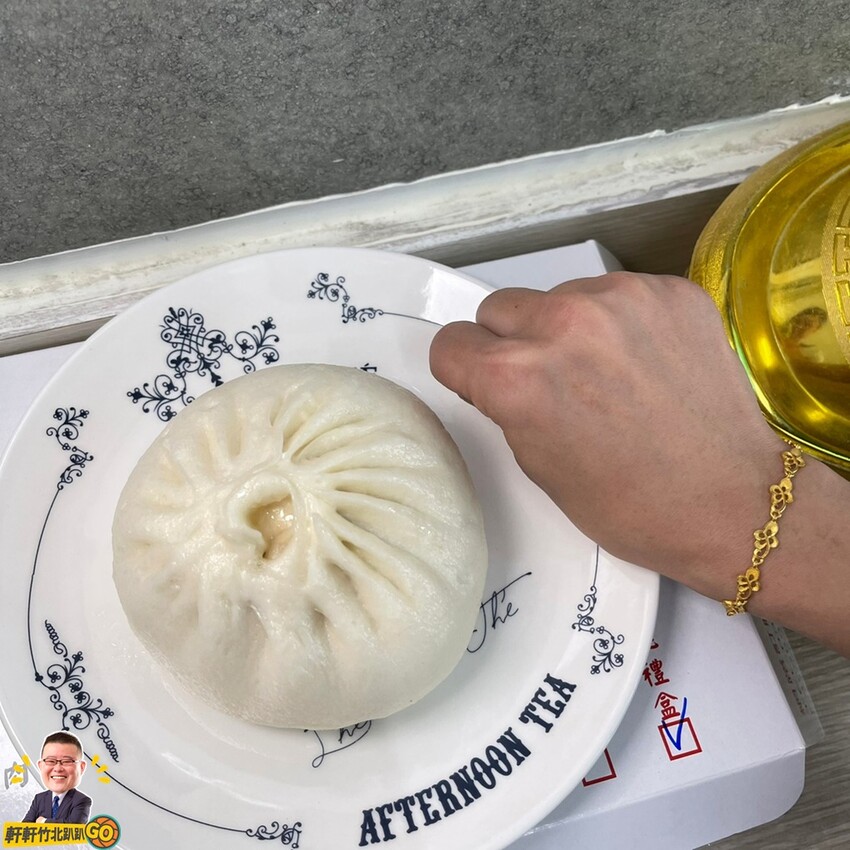 每日純手工.使用老麵製作 小籠包.鮮肉包.菜肉包.壽桃禮盒