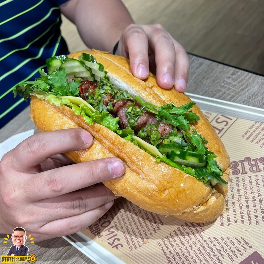 台味高粱酒香腸和客家鹹豬肉潛艇堡、東南亞風味飲品 時尚輕食 Chill一下!