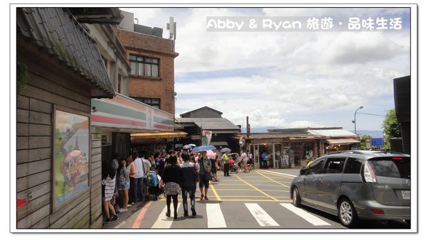 九份老街：【台北景點】九份吃芋圓~美到爆炸的陰陽海．連湯婆婆的湯屋都出現啦！！