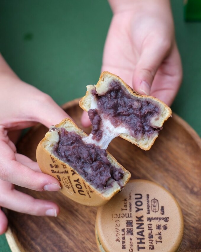 【台北美食】不貳光車輪餅｜板橋・充滿質感的文青車輪餅，擁有讓人難忘的爆餡美味 ! - 肉依小姐吃什麼