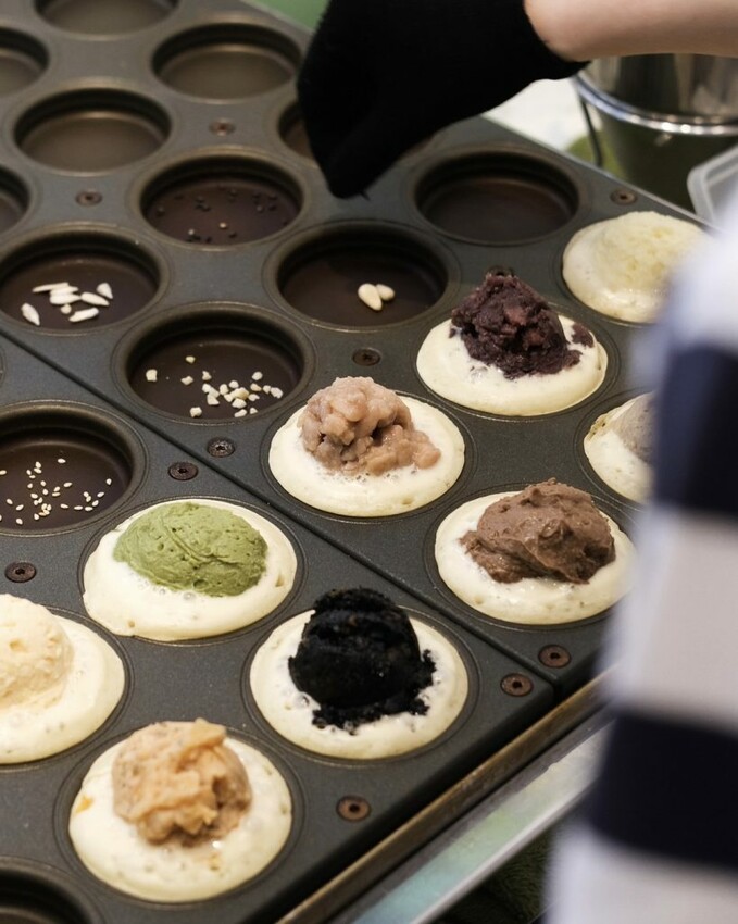 【台北美食】不貳光車輪餅｜板橋・充滿質感的文青車輪餅，擁有讓人難忘的爆餡美味 ! - 肉依小姐吃什麼