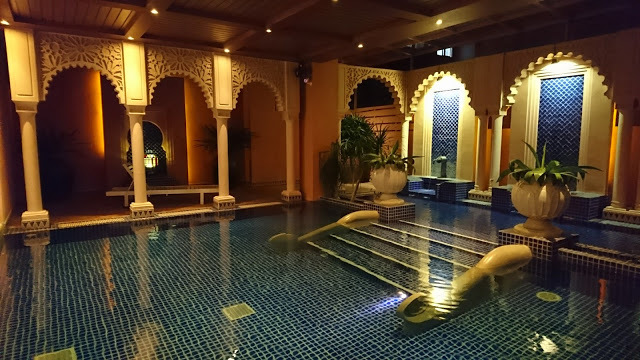 屏東墾丁。墾丁亞曼達會館。偽摩洛哥舞孃旋轉跳躍之旅