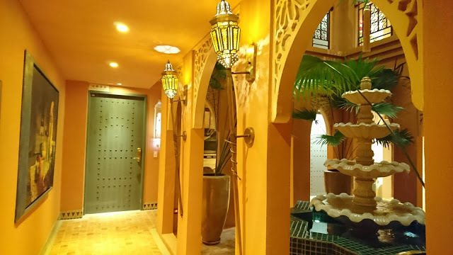 屏東墾丁。墾丁亞曼達會館。偽摩洛哥舞孃旋轉跳躍之旅