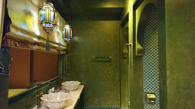 屏東墾丁。墾丁亞曼達會館。偽摩洛哥舞孃旋轉跳躍之旅