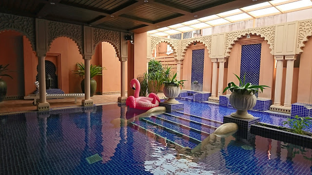 屏東墾丁。墾丁亞曼達會館。偽摩洛哥舞孃旋轉跳躍之旅