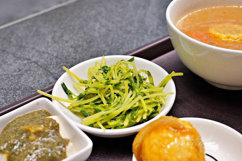 【台北】中山國小站|源海南雞飯,百元出頭海南雞飯,沒比較沒傷害,晴光市場美食