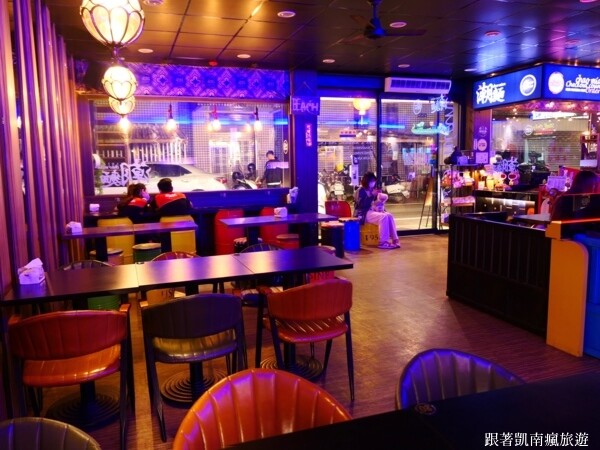 潮州宵夜首選【潮麵】麵店夜晚變酒吧!潮味調酒與台味美食衝味蕾 下酒菜滷味樣樣經典 潮州人宵夜場必朝聖的深夜酒吧!