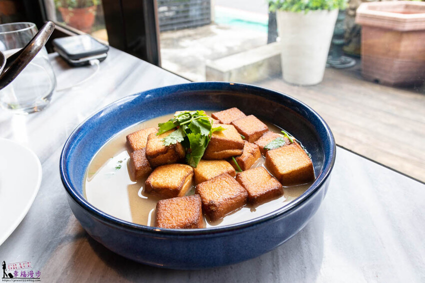 紅皇后川酒• RED QUEEN BISTRO|大安區台北市–時尚感的川菜餐酒館,環境跟餐點表現都很不錯