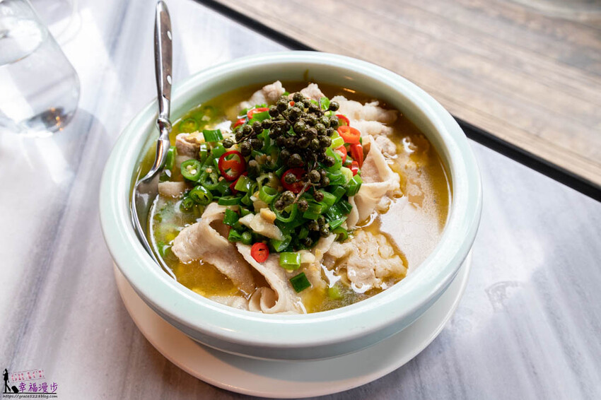 紅皇后川酒• RED QUEEN BISTRO|大安區台北市–時尚感的川菜餐酒館,環境跟餐點表現都很不錯