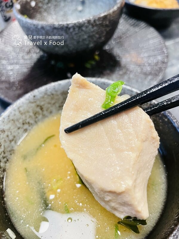 供應日式定食與無菜單料理，餐點夠水準，從前菜到甜點都讓人驚艷，火車站正對面「三千里日式料理」，備免費停車場 @魚兒 x 牽手明太子的「視」界旅行