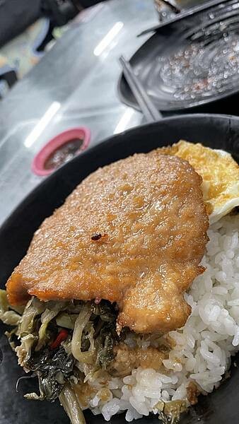 澎湖馬公-各式排隊小吃集合食記-馬路益燒肉飯,楊媽媽韭菜盒,正港檸檬汁