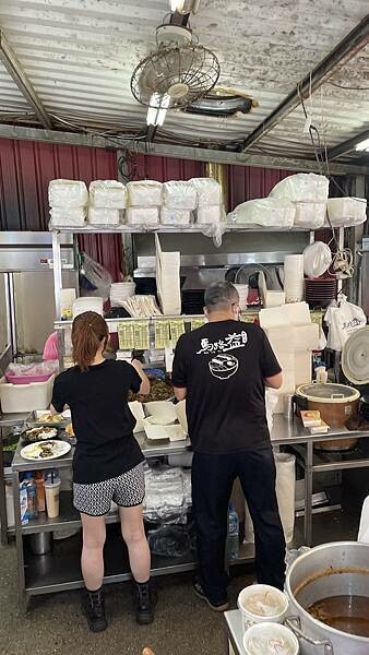 澎湖馬公-各式排隊小吃集合食記-馬路益燒肉飯,楊媽媽韭菜盒,正港檸檬汁