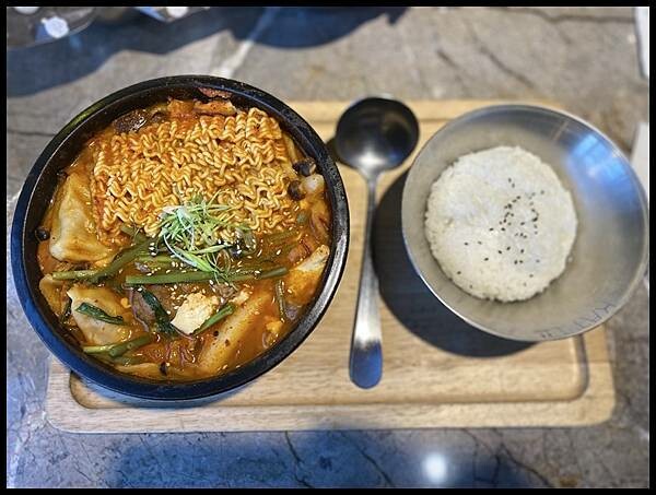 【新時代 韓式料理】【 KATZ 卡司 複合式餐廳】台中大魯閣新時代7樓韓式料理,單點經典分享套餐選擇多 吃完