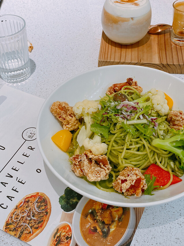 旅人咖啡桃園力行店：友善寵物、高CP早午晚餐、視覺味覺都滿足！