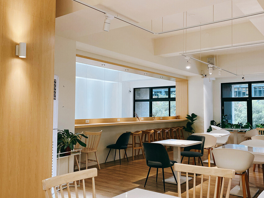 旅人咖啡桃園力行店：友善寵物、高CP早午晚餐、視覺味覺都滿足！