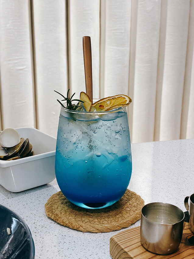 旅人咖啡桃園力行店：友善寵物、高CP早午晚餐、視覺味覺都滿足！