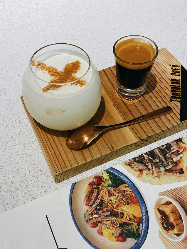 旅人咖啡桃園力行店：友善寵物、高CP早午晚餐、視覺味覺都滿足！