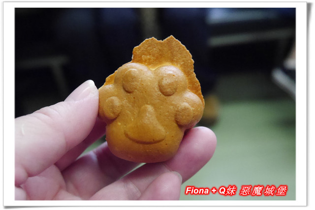 【家族新春四日遊。DAY4下】新北。平溪 - 觀賞氣勢磅礡的十分瀑布+十分老街放天燈初體驗+平溪老街尋找最古老郵筒，悠哉的在老街閒晃一下午。