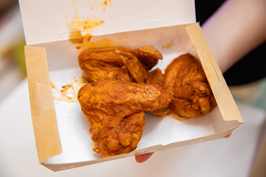 台中市西屯區法大炸雞西屯店|炸雞界的一方之霸!一咬會噴汁的酥脆薄皮炸雞