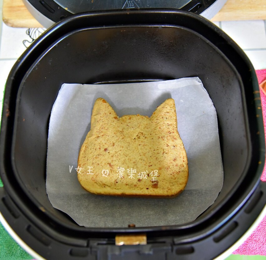 貓夫人LadyCat ll 可愛貓型奶酥吐司，八種口味一次滿足你，香濃口感、可愛造型、特殊口味，讓你每天都可以