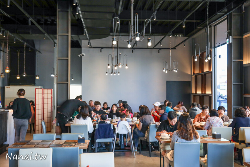 晚來吃不到！秒殺限量招牌脆皮雞，內行都打電話預定，員林這家港點巔峰時間常常客滿