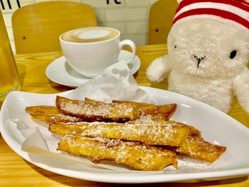 【台北圓山】親子餐廳推薦|歐兔啡食館 台北圓山捷運館 比臉大豬排、車車兒童餐 適合全家人一起來的餐廳 超可愛兔兔陪你吃飯