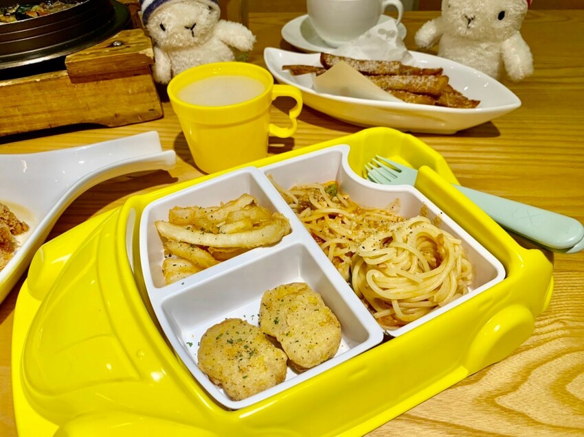 【台北圓山】親子餐廳推薦|歐兔啡食館 台北圓山捷運館 比臉大豬排、車車兒童餐 適合全家人一起來的餐廳 超可愛兔兔陪你吃飯