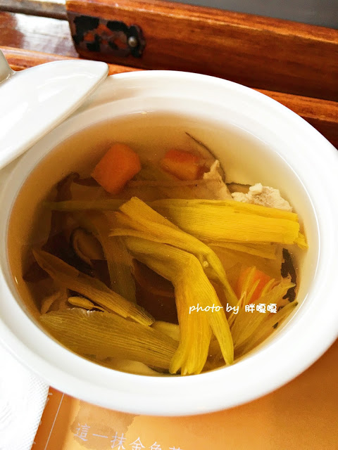 【台中 新社】沐心泉休閒農場●※●一年四季都有不同風貌,現在黃楓mix白雪木,正對時,美哉。