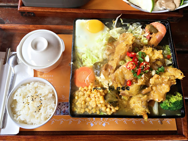 【台中 新社】沐心泉休閒農場●※●一年四季都有不同風貌,現在黃楓mix白雪木,正對時,美哉。