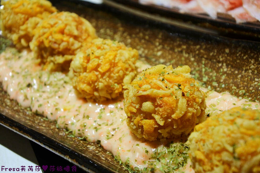 高雄火鍋【粟木小火鍋】深夜平價火鍋＋餐酒料理.素雅氛圍又輕鬆.飲品餐包無限供應│高雄鳳山店│鳳山美食 - Fresa芙芮莎♥莎旅憶食