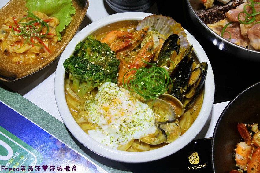 高雄火鍋【粟木小火鍋】深夜平價火鍋＋餐酒料理.素雅氛圍又輕鬆.飲品餐包無限供應│高雄鳳山店│鳳山美食 - Fresa芙芮莎♥莎旅憶食