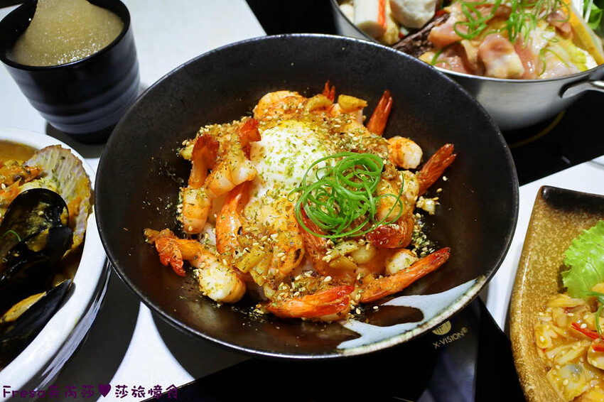 高雄火鍋【粟木小火鍋】深夜平價火鍋＋餐酒料理.素雅氛圍又輕鬆.飲品餐包無限供應│高雄鳳山店│鳳山美食 - Fresa芙芮莎♥莎旅憶食