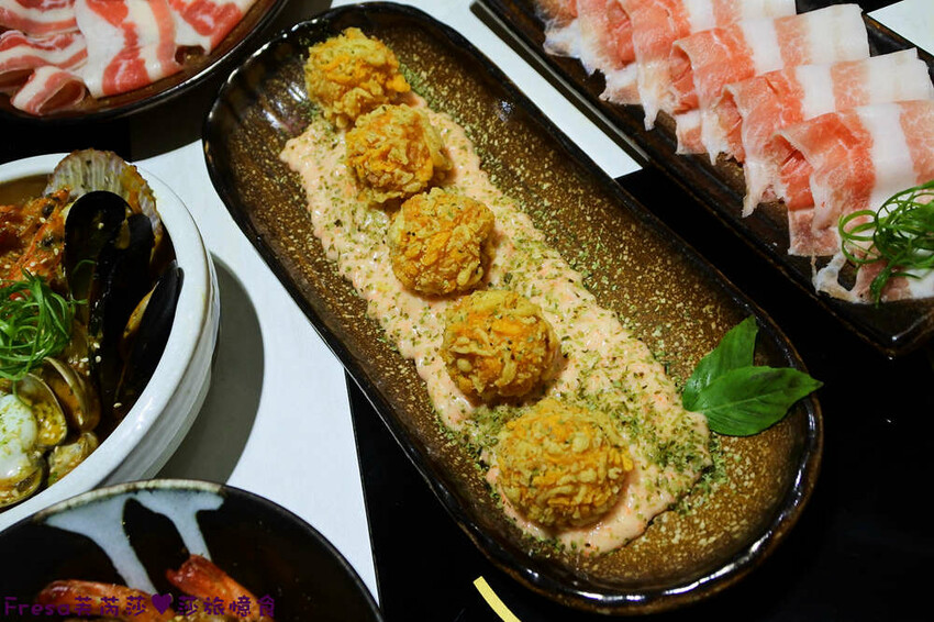 高雄火鍋【粟木小火鍋】深夜平價火鍋＋餐酒料理.素雅氛圍又輕鬆.飲品餐包無限供應│高雄鳳山店│鳳山美食 - Fresa芙芮莎♥莎旅憶食