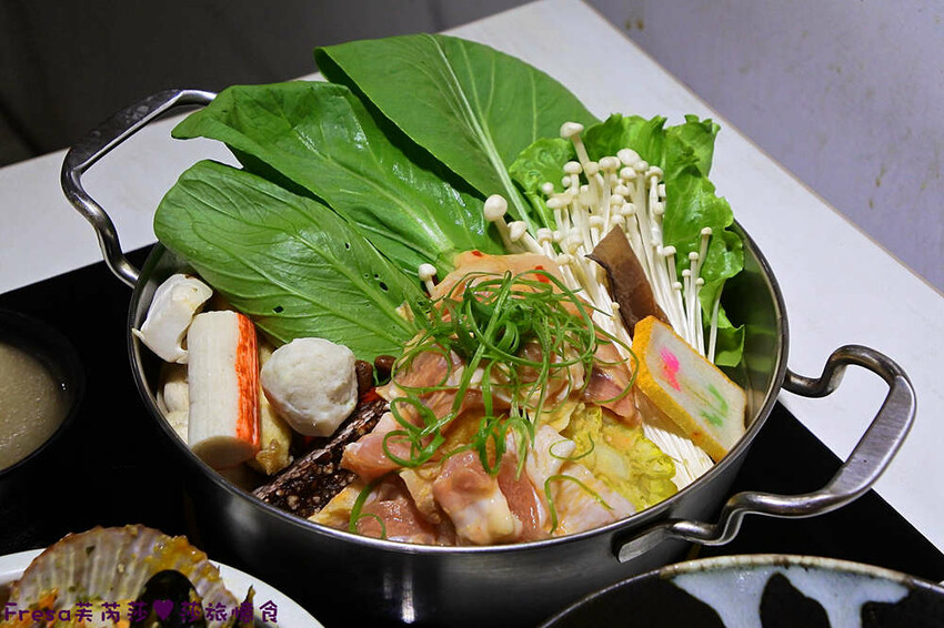 高雄火鍋【粟木小火鍋】深夜平價火鍋＋餐酒料理.素雅氛圍又輕鬆.飲品餐包無限供應│高雄鳳山店│鳳山美食 - Fresa芙芮莎♥莎旅憶食