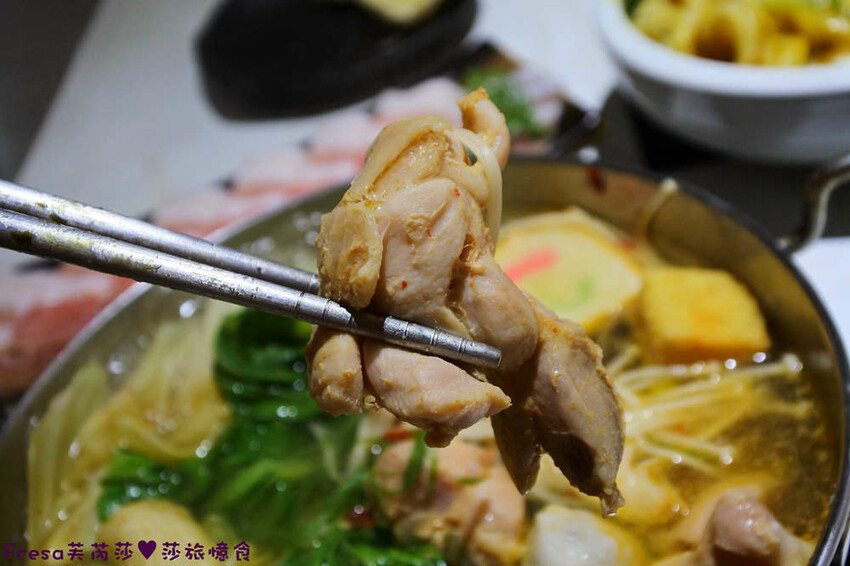 高雄火鍋【粟木小火鍋】深夜平價火鍋＋餐酒料理.素雅氛圍又輕鬆.飲品餐包無限供應│高雄鳳山店│鳳山美食 - Fresa芙芮莎♥莎旅憶食