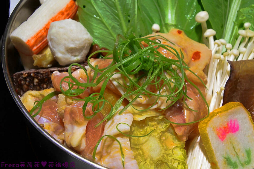 高雄火鍋【粟木小火鍋】深夜平價火鍋＋餐酒料理.素雅氛圍又輕鬆.飲品餐包無限供應│高雄鳳山店│鳳山美食 - Fresa芙芮莎♥莎旅憶食