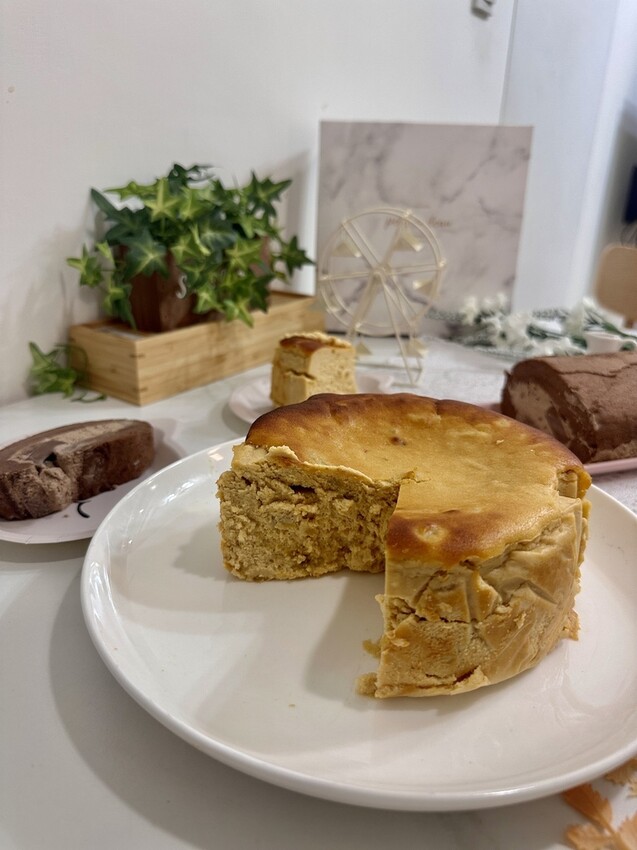 全台。宅配︱歐卡諾諾okarollroll美味的人氣宅配甜點︱台農57號地瓜巴斯克蛋糕&可可咖啡凍毛巾捲開箱