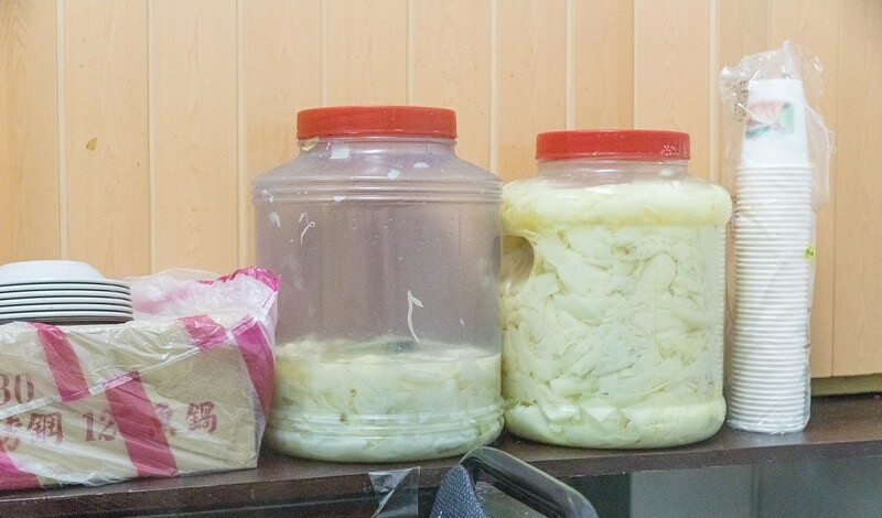 【吃翻華西街四十一】福清小吃店,萬西街夜市宵夜江湖.隱藏版中的隱藏版.招牌地瓜丸藏紫菜.紅燒荔枝肉沒荔枝