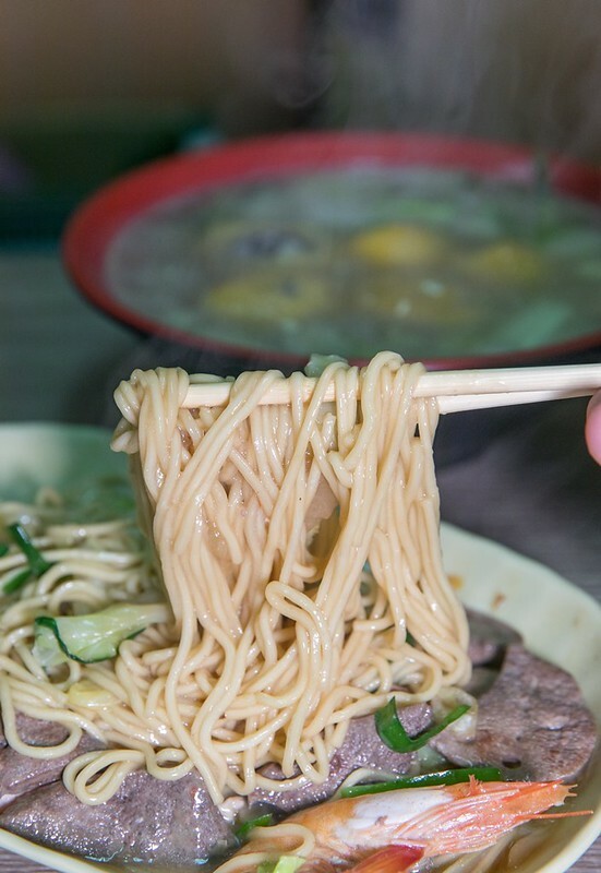 【吃翻華西街四十一】福清小吃店,萬西街夜市宵夜江湖.隱藏版中的隱藏版.招牌地瓜丸藏紫菜.紅燒荔枝肉沒荔枝
