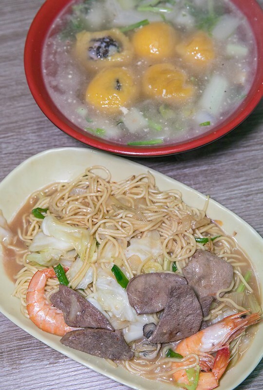 【吃翻華西街四十一】福清小吃店,萬西街夜市宵夜江湖.隱藏版中的隱藏版.招牌地瓜丸藏紫菜.紅燒荔枝肉沒荔枝