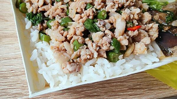 【新店美食】泰滿意 泰式美食館-網路評價4.4顆星的高評價泰式料理店