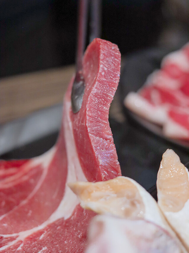 免飛日本!新竹也有80年代昭和感日式火烤兩吃炭烤吃到飽,比臉大、頂級加價$499龍蝦吃到飽